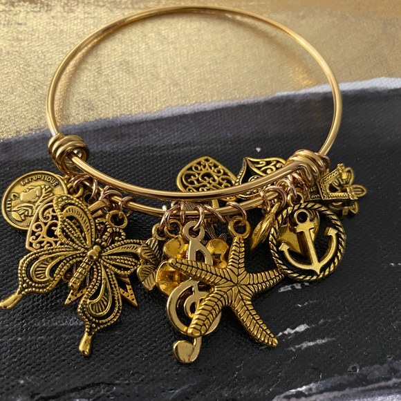 18 Charms Custom Make Bracelet - Picture 3 of 13